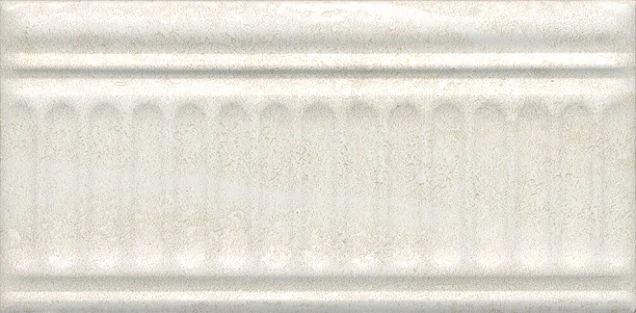 Бордюр Kerama Marazzi 19046/3F Олимпия бежевый светлый 20х9,9