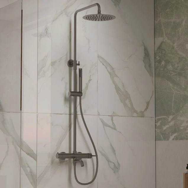 Душевая стойка Vincea Villa VSFS-1VL1GM вороненая сталь